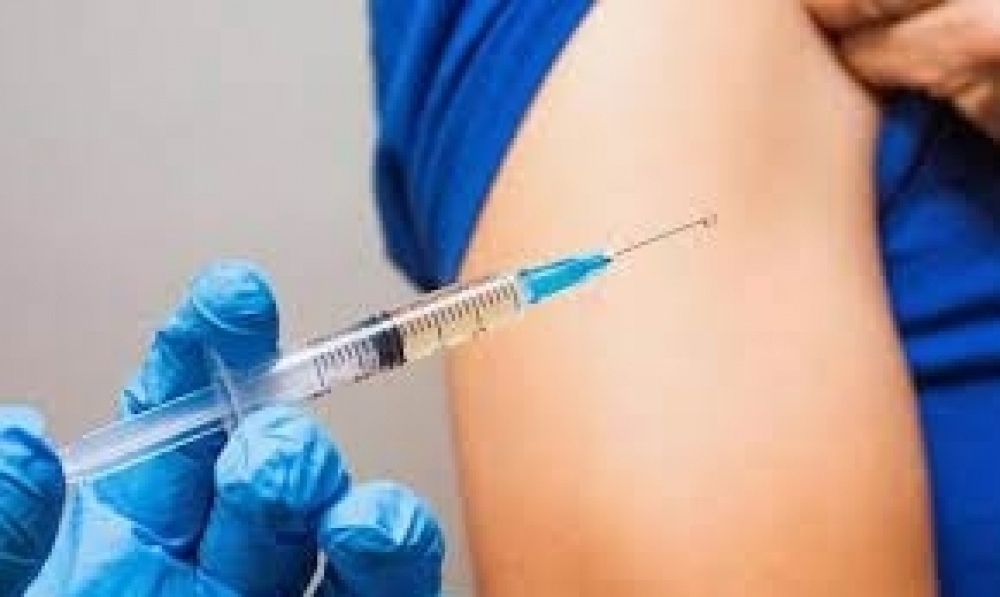  وزارة الصحة : تطعيم 7432 شخصًا ضدّ "كورونا" يوم أمس