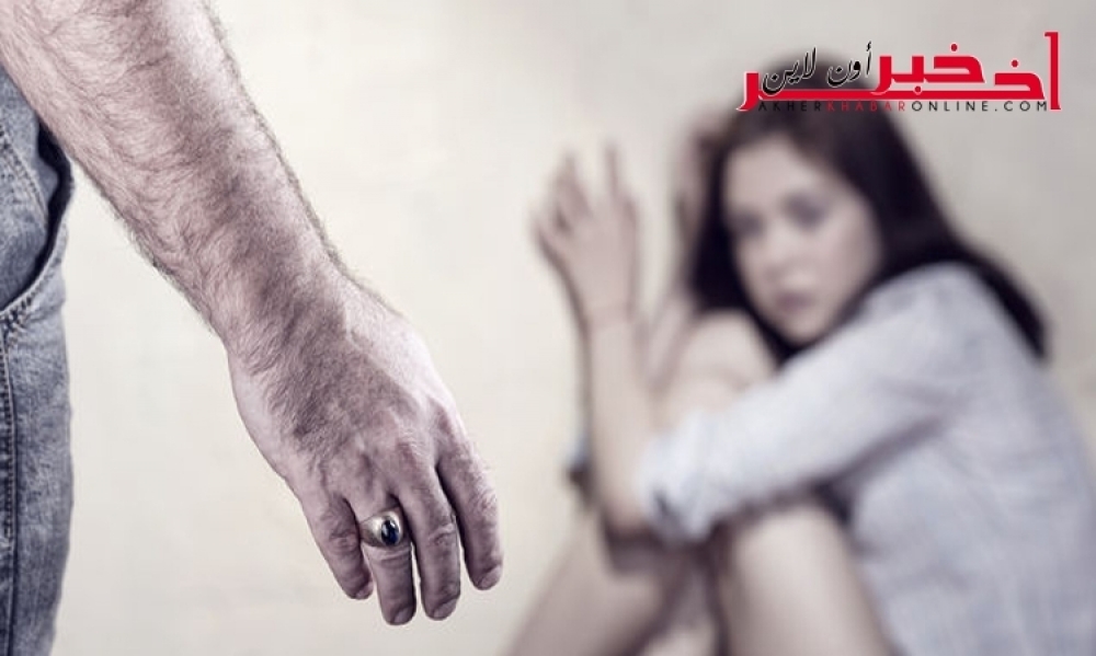 منوبة/ دخل والدها إلى الملعب وتركها بمفردها فحوّل وجهتها شاب