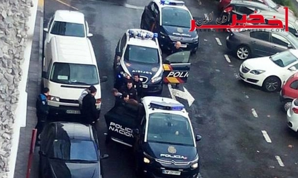 Espagne  Un homme armée portant une ceinture explosive ouvre le feu dans un magasin en criant Allah Akbar