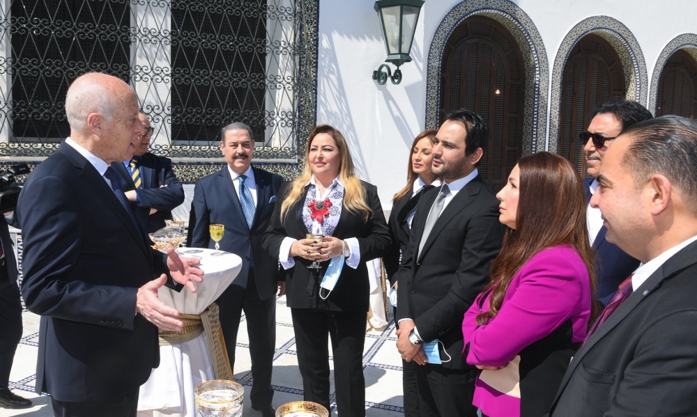 رئيس الجمهورية يلتقي بأعضاء نقابة الفنانين التونسيين