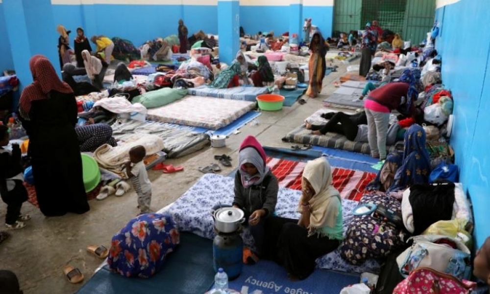 العفو الدولية: إجبار مهاجرات محتجزات بليبيا على ممارسة الجنس مقابل الماء النظيف
