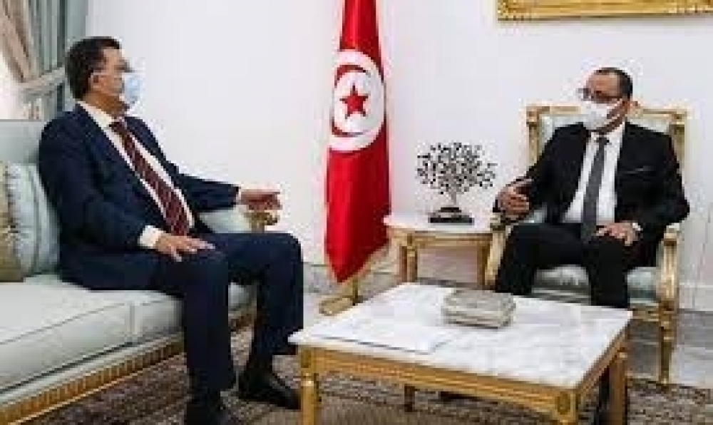 إثر لقائه عميد المحامين، رئيس الحكومة يؤكد إستعداده التام للتعامل إيجابيًّا مع كل مقترحات المحامين