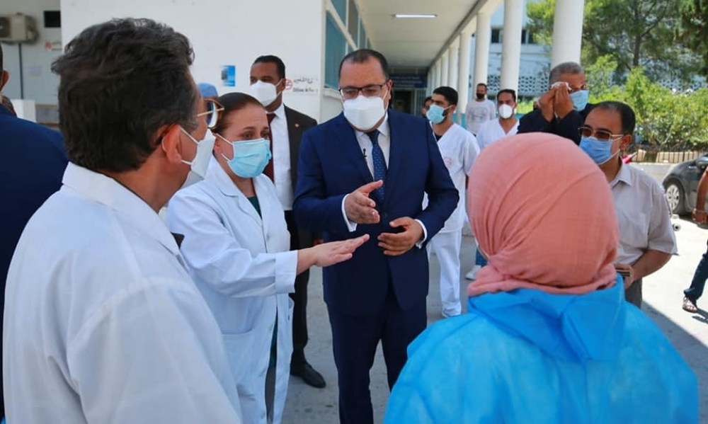 رئيس الحكومة يدعو إلى إلغاء كل العطل السنويّة والإستعانة بالطواقم الطبيّة والتجنّد لإنقاذ أرواح التونسيّين