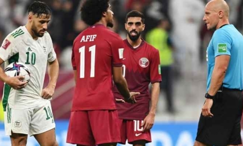 كأس العرب / "فيفا" يحسم الجدل بشأن الوقت المضاف في مباراة الجزائر وقطر
