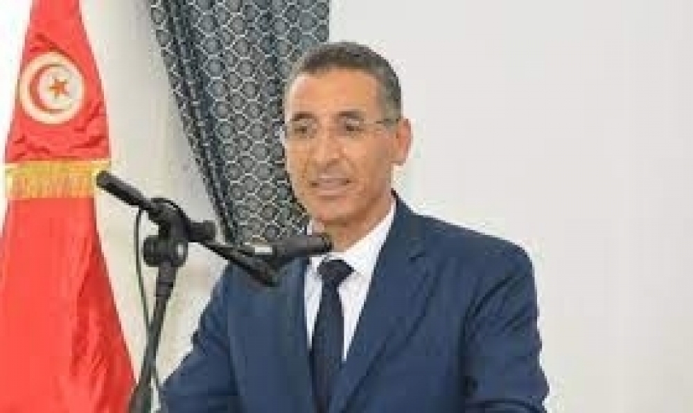  وزير الداخلية : الإعلان عن أسماء الأشخاص الذين تم تمكينهم  من مضامين ولادة وشهادات جنسية ستكون مفاجئة للتونسيين