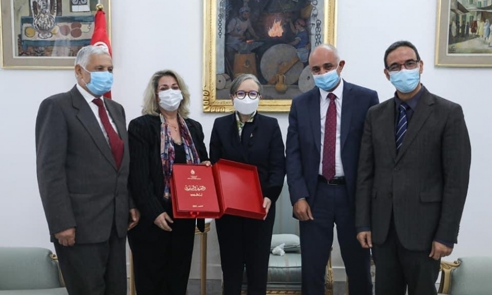 رئيسة الحكومة تتسلّم التقرير السنوي للهيئة العامة لمراقبة المصاريف العمومية 