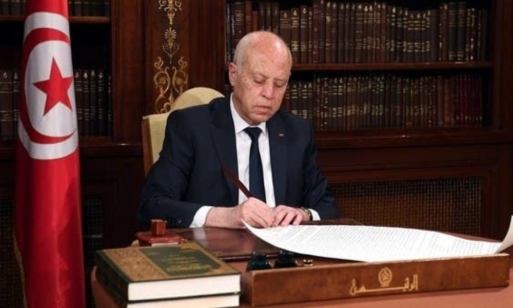 دستور 2022: رئيس الجمهورية ينهي مهام الحكومة أو عضوا منها تلقائيا أو بإقتراح من رئيس الحكومة