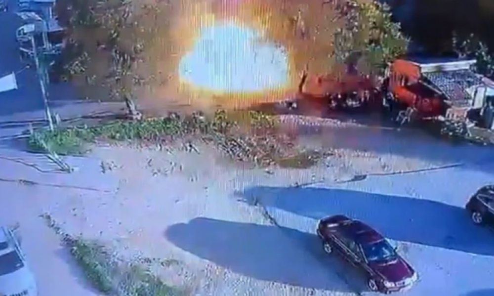 استهداف سيارة قيادي بحزب الله في لبنان