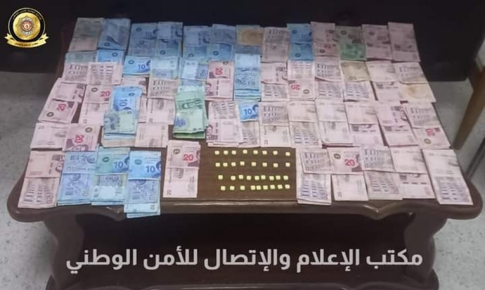 المهدية/ القبض على مروج مخدرات والاحتفاظ بعدد 3 أشخاص من أجل مسك و استهلاك وترويج مادة مخدرة 