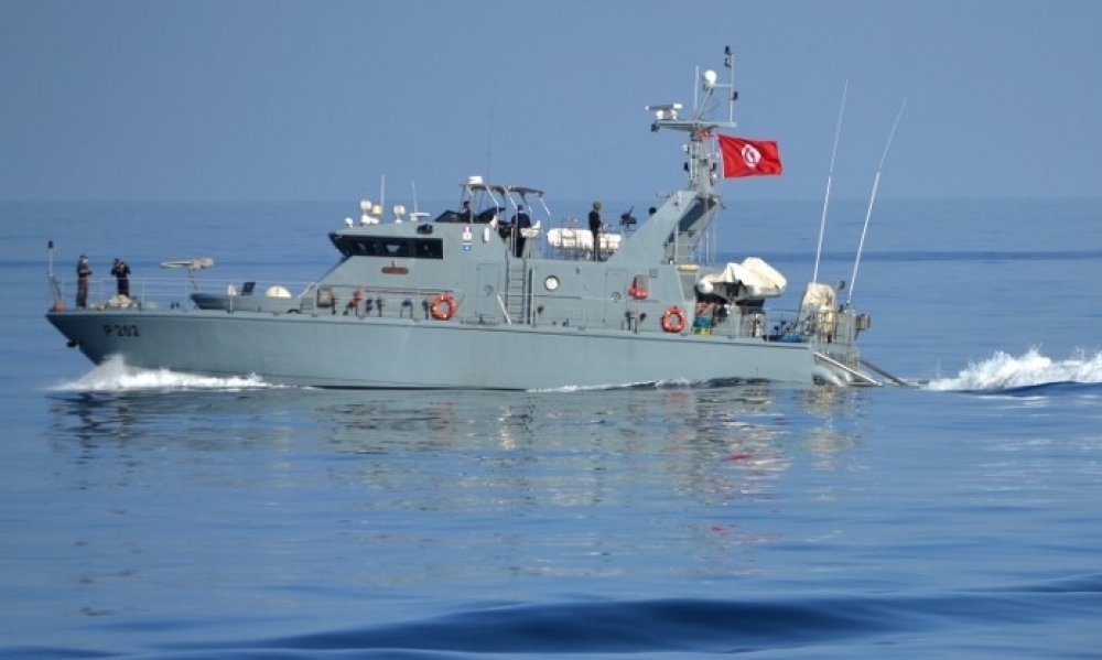  بلاغ/ الحرس البحري بإقليم الساحل يقدم النجدة والمساعدة لمركب صيد بحري 