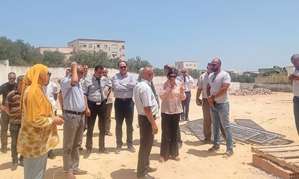 تحويل الملعب المجاور لإعدادية دوار هيشر بمنوبة إلى مركب تربوي ترفيهي