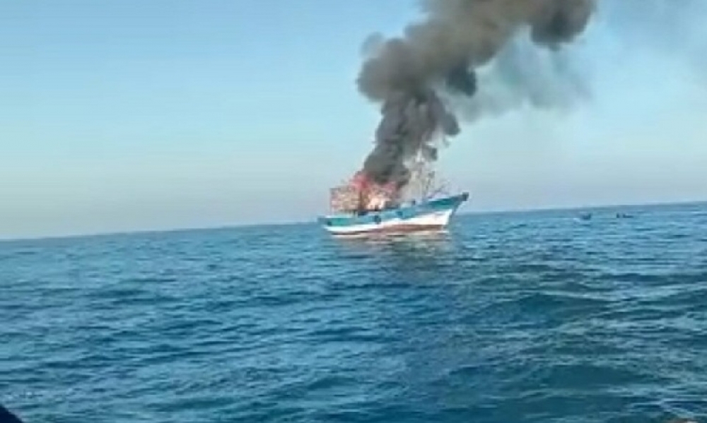 نجدة وإنقاذ 14 بحار احترق مركبهم على بعد 33 ميل بحري من ميناء المنستير