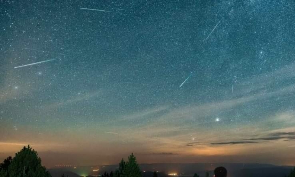  ليلة أمس/ الزخات الشهابية "البرشاويات" في سماء تونس