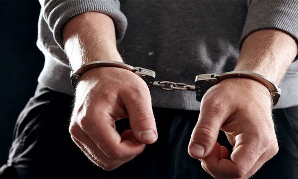  حي الرياض سوسة/ الاحتفاظ بمنحرف خطير محل 12 منشور تفتيش...