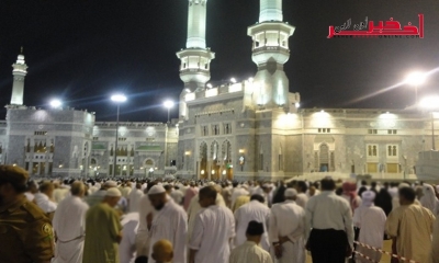 70 معتمرا يبيتون ليلتهم في الشارع ووكالة الأسفار ترفض التوضيح