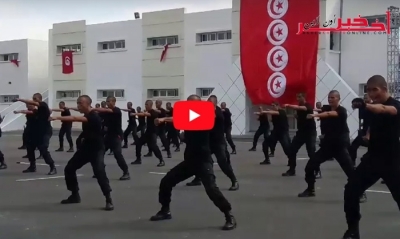 بالفيديو: استعراض في الفنون القتالية ومكافحة الشغب خلال حفل تخرج 1098 حافظ أمن بالقيروان 