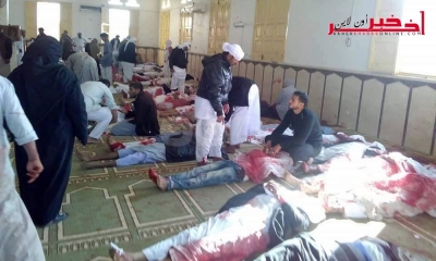 متابعة / الصور الأولى للجريمة الإرهابيّة في مصر ، 50 قتيلًا في تفجيرٍ إستهدف مصلّين