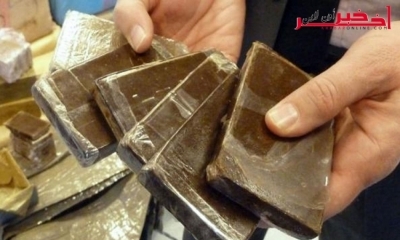 طبرقة / حجز 10 كلغ من الزّطلة في سيارة جزائري كان ينوي ترويجها بتونس 
