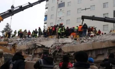 تركيا:إرتفاع عدد ضحايا الزلزال إلى 8574 قتيلا و 49133 جريحا 