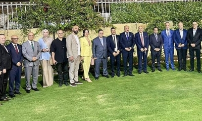 وزير الخارجية يلتقي بعدد من أفراد الجالية التونسية في العراق